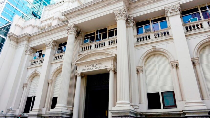 0036957671 El Banco Central volvió a bajar la tasa de interés: 38%