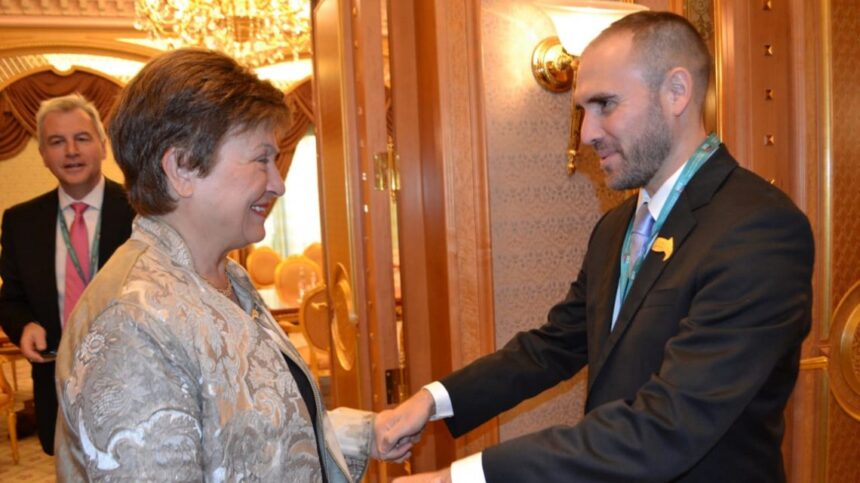 0037417225 El FMI se reunió con Martín Guzmán en el final de su visita