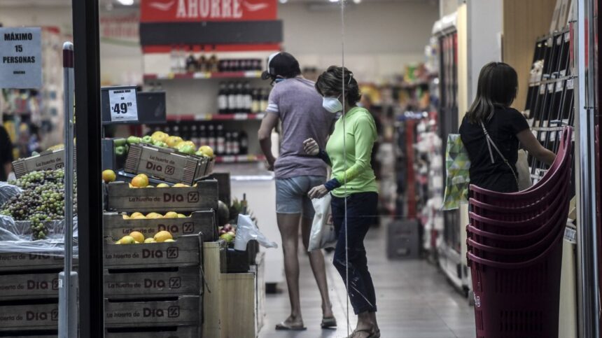 Supermercados: mínimo de 13 horas de atención en cuarentena