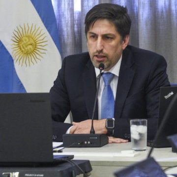 Trotta a las escuelas privadas que quieren aumentar las cuotas: «No puede haber abuso en este contexto sino solidaridad»