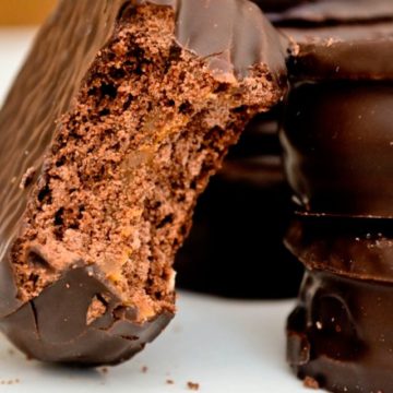 La Anmat prohibió la comercialización de un alfajor, un postre helado y una miel