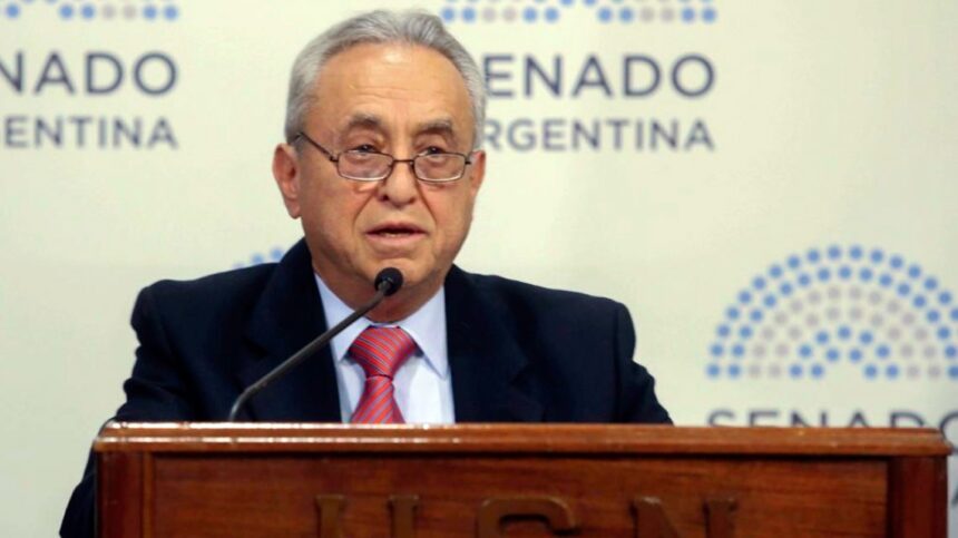 0037546558 Cahn advierte que tras la cuarentena «habrá cosas que no cambiarán por mucho tiempo»