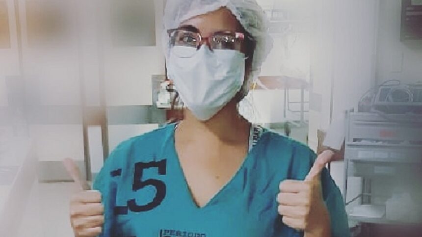 0037550185 Es enfermera y decidió no volver a su casa por los escraches: «La semana pasada nos aplaudían y hoy nos tienen miedo»