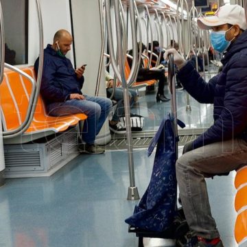 Italia mantiene baja de positivos en medio de críticas al gobierno por la cuarentena