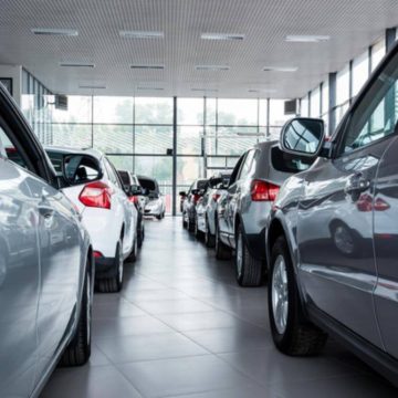 Los concesionarios acumulan casi 100 mil autos 0 km en stock y planean cómo sacárselos de encima