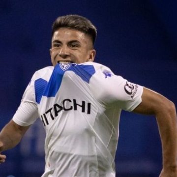 En Vélez aseguran que el Barcelona preguntó por Thiago Almada