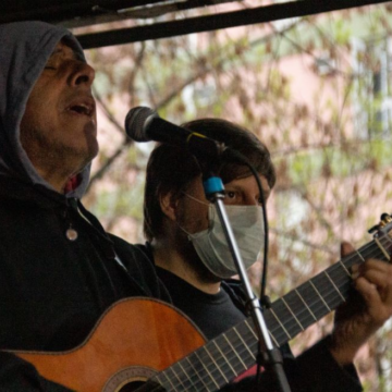 #EmergenciaCulturalBA: Leandro Santoro organizó el primer recital itinerante en apoyo a la cultura de Buenos Aires