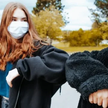 ¿Por qué tantos jóvenes se están enfermando de Covid-19?