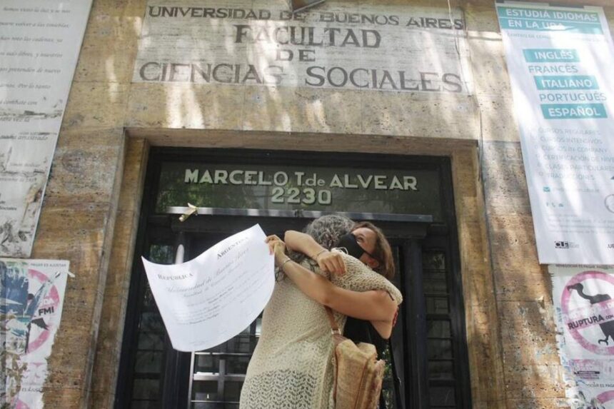 La Facultad de Ciencias Sociales de la UBA entregará títulos que respetan la identidad autopercibida