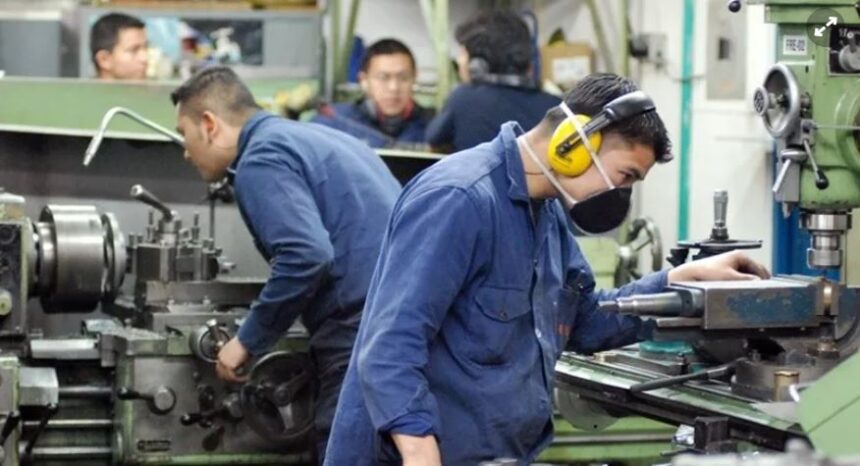 Empresas que recibieron el programa ATP y compraron dólares deberán devolver la ayuda