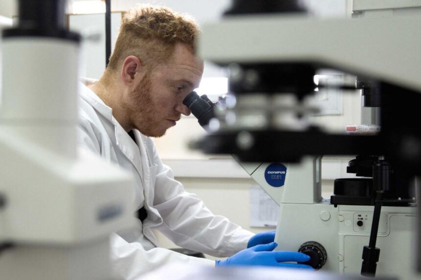 Investigador argentino participó del diseño de una nueva droga para combatir un tipo de cáncer de mama que es noticia mundial