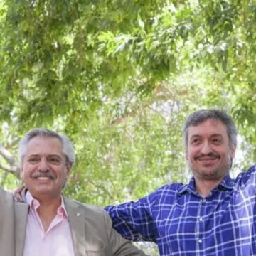 Un intendente peronista reclamó que Alberto Fernández y Máximo Kirchner renuncien al PJ