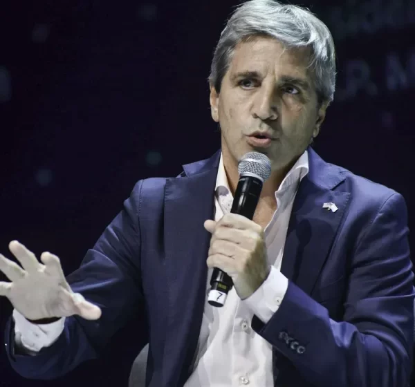 Caputo sobre la negociación con el FMI: “No hay posibilidad de cimbronazo con el dólar”