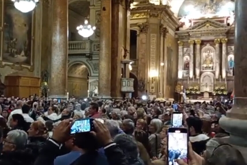Misas en todo el país en homenaje al Papa Francisco