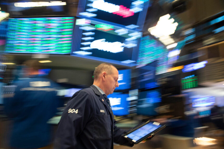 Wall-Street-foto-NA El desplome de las bolsas asiáticas y europeas anticipa un lunes negro para Argentina y el mundo