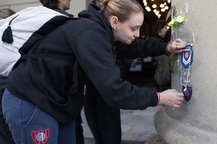 Rezo por vos: las voces en la despedida a Francisco en la Catedral de Buenos Aires