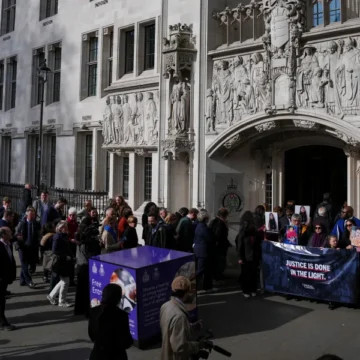 Reino Unido: Corte Suprema dictaminó que mujeres trans quedan fuera de la definición legal de «mujer» en fallo histórico