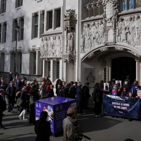 Reino Unido: Corte Suprema dictaminó que mujeres trans quedan fuera de la definición legal de «mujer» en fallo histórico
