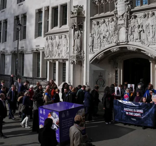 Reino Unido: Corte Suprema dictaminó que mujeres trans quedan fuera de la definición legal de «mujer» en fallo histórico