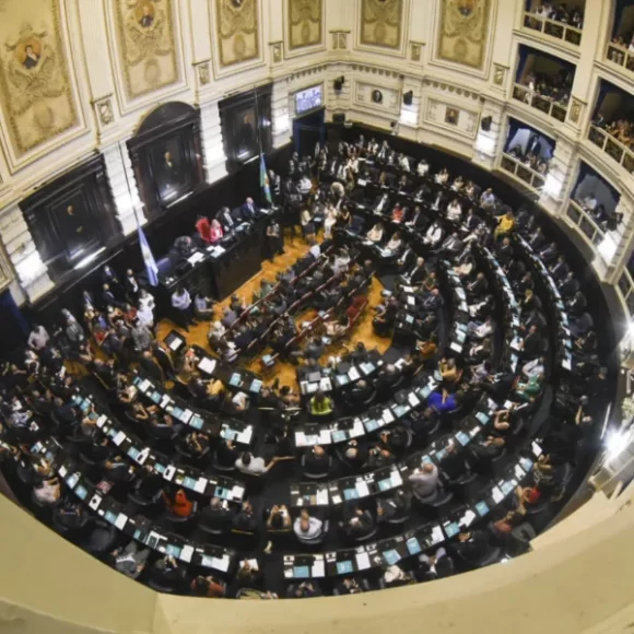 La Legislatura bonaerense aprobó la modificación del calendario electoral