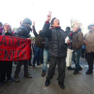 Las protestas que crecen por abajo contra el ajuste de Milei se unificarán frente al Congreso