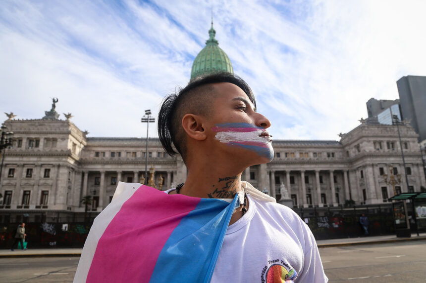 Diputados del oficialismo presentaron un proyecto para modificar la Ley de Identidad de Género