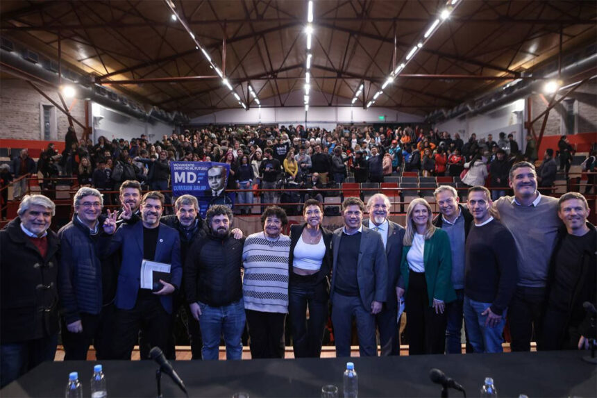 Fuerza Patria se ordena y sale a confrontar a Milei con gestos de unidad