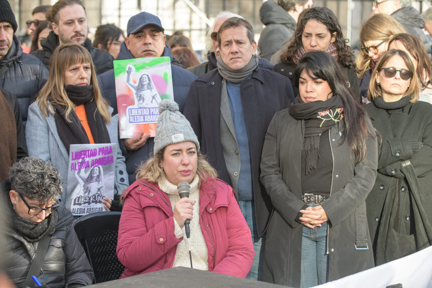 Dirigentes políticos y sociales pidieron por la libertad de Alesia Abaigar