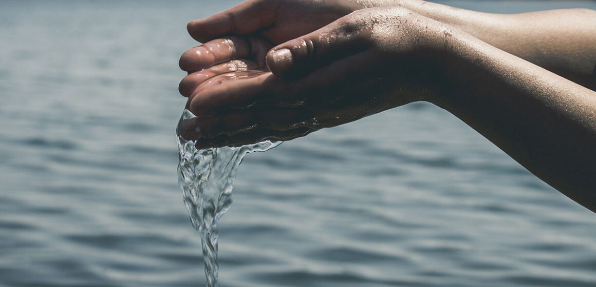 “Nadie en Lobos puede seguir tomando una gota de agua envenenada”