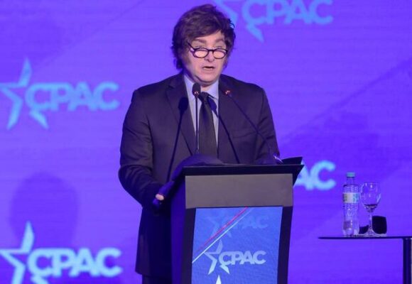 Milei refuerza su mensaje electoral y busca acentuar la polarización con el kirchnerismo