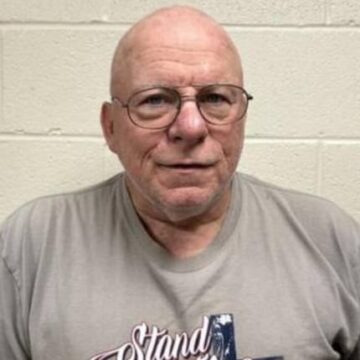 Detenido un hombre en Carolina del Norte por casarse con tres mujeres al mismo tiempo