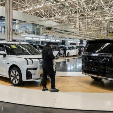 China intenta regular el sector de vehículos eléctricos ante la creciente competencia