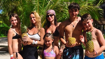imagen-320 Sabrina Rojas y Brenda Gandini disfrutan unas vacaciones familiares en el Caribe