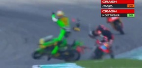 imagen-368 Grave accidente en la Moto3 durante el Gran Premio de Malasia: el argentino Perrone también estaba presente