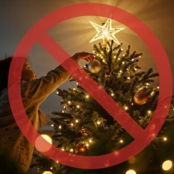 La nueva tendencia navideña de 2025: árboles de madera en lugar del clásico árbol de Navidad