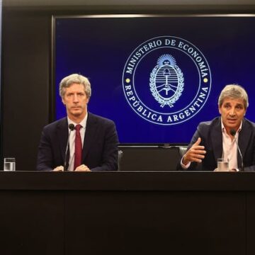 En seis meses sin restricciones cambiarias, argentinos adquirieron más de US$20.000 millones en bancos