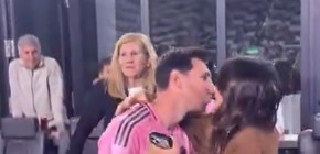 imagen-423 Lionel Messi celebra la clasificación a la final de la MLS con un emotivo beso a Antonela Roccuzzo