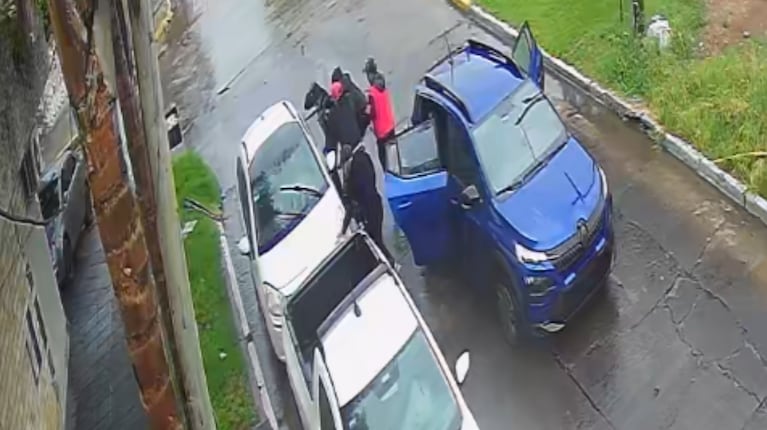 imagen-428 Asalto violento en Isidro Casanova: un hombre herido por disparo durante el robo de su automóvil