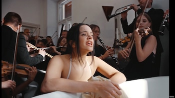 imagen-90 La fusión musical de Rosalía en su nuevo álbum LUX