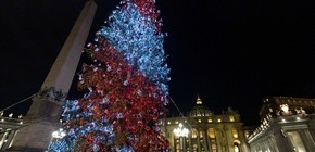 imagen-230 El Papa León XIV enciende la esperanza navideña y cierra el Año Jubilar 2025