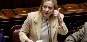 La premier Giorgia Meloni fortalece su posición en Italia con la aprobación del presupuesto nacional
