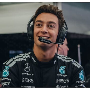 Curiosa escena de George Russell con un mate en Abu Dhabi