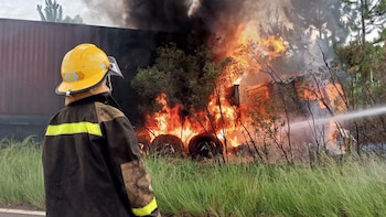 Trágico acidente en Corrientes: pareja pierde la vida en choque y posterior incendio