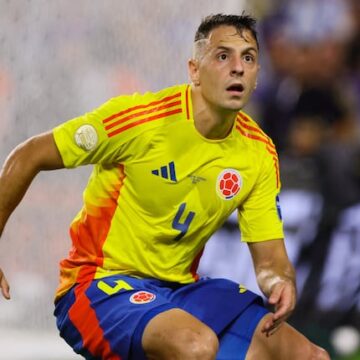 Independiente incorpora al defensor Santiago Arias tras realizarse los exámenes médicos