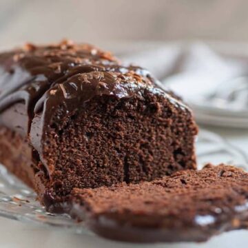 Budín de chocolate sin harina ni azúcar: listo en 30 minutos y esponjoso