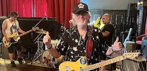 imagen-227 Golpeado y robado: Alambre González sufre asalto en su hogar