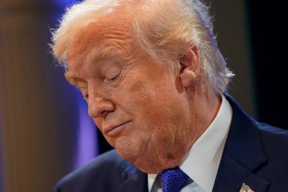 imagen-289 Trump desafía a la Corte Suprema de EE.UU. con un nuevo arancel del 10%