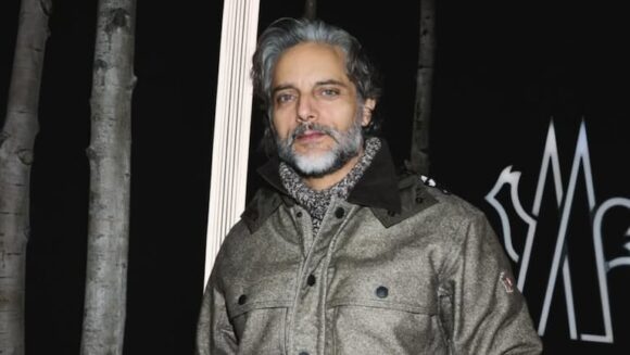 Joaquín Furriel se fotografía con Kevin Costner en el desfile de Moncler: «Qué guardaespaldas de lujo tuve»