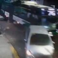 Accidente en Caballito: un chofer de colectivo se quedó dormido y chocó contra tres coches