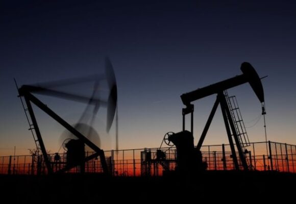 El precio del petróleo supera los 90 dólares por barril ante el conflicto en Medio Oriente